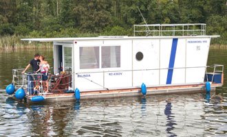 das schwimmende Ferienhaus